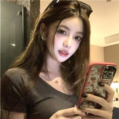 她才是主角